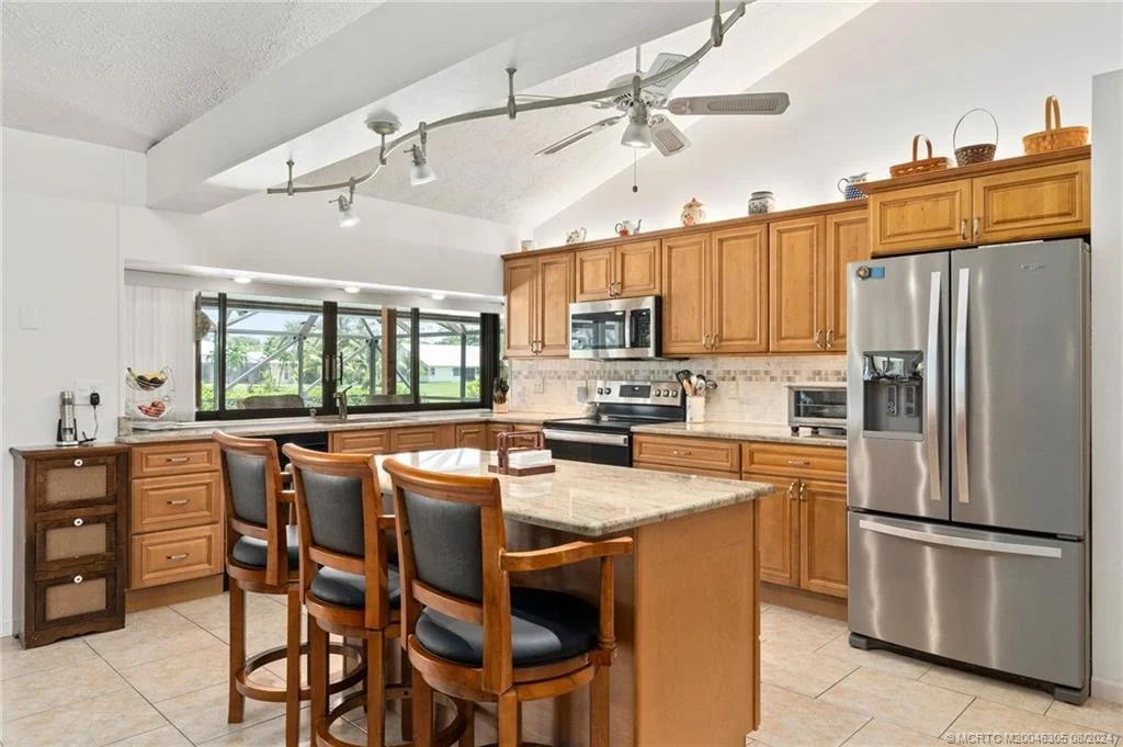 Photo of 919 NE Juniper Place