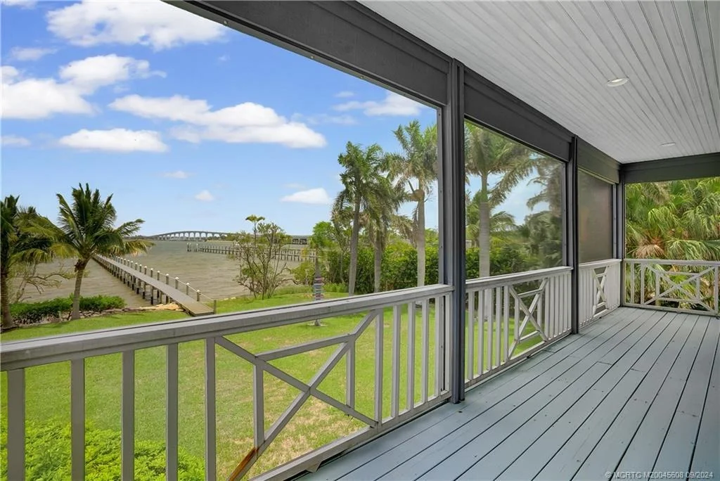 Photo of 12 N Sewalls Point Road