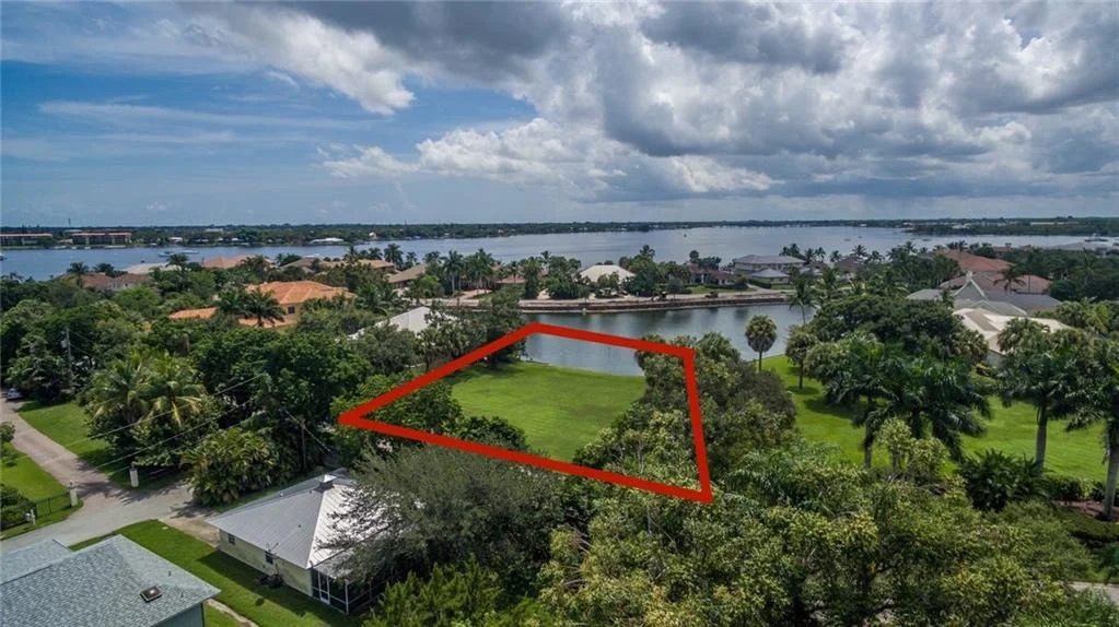 Photo of 540 Bay Pointe Circle