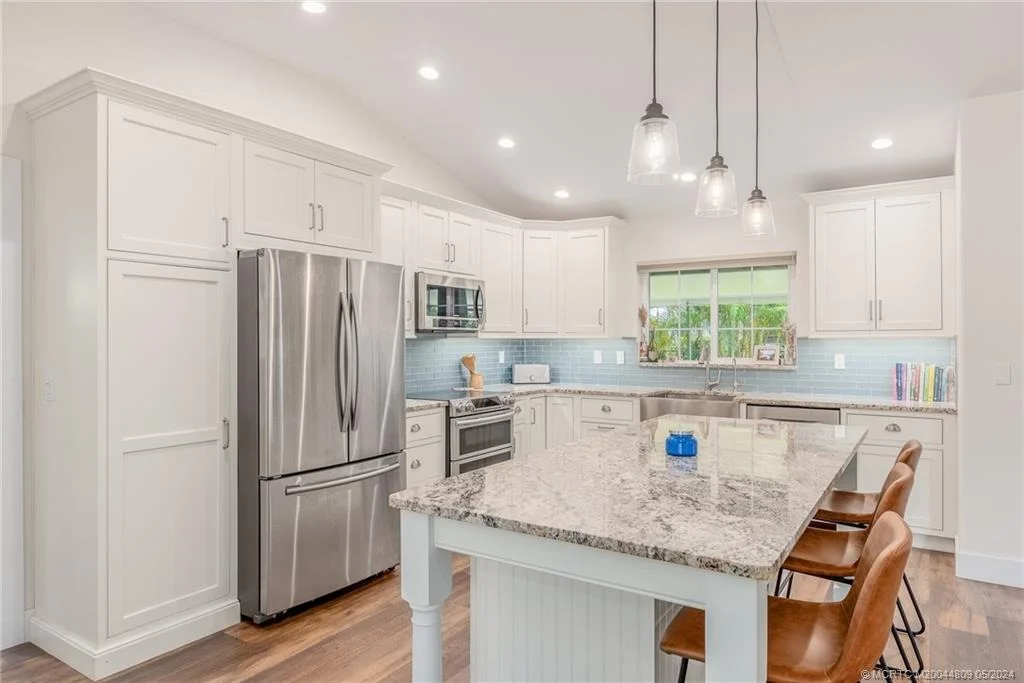 Photo of 526 SW Rustic Circle