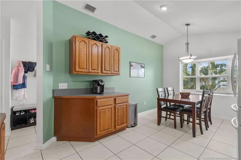 Photo of 664 SE 25th Street