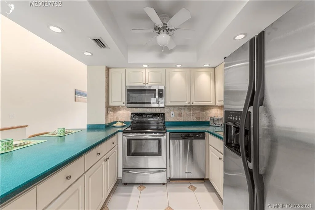 Photo of Unit 9 at 245 NE Macarthur Boulevard