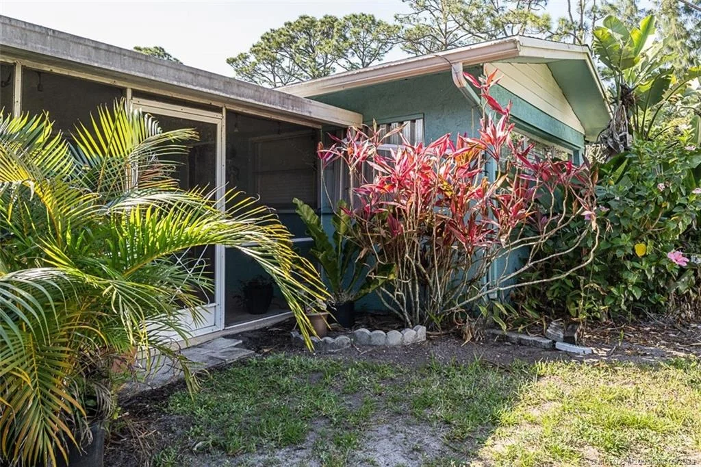 Photo of 6239 SE Lake Circle Drive