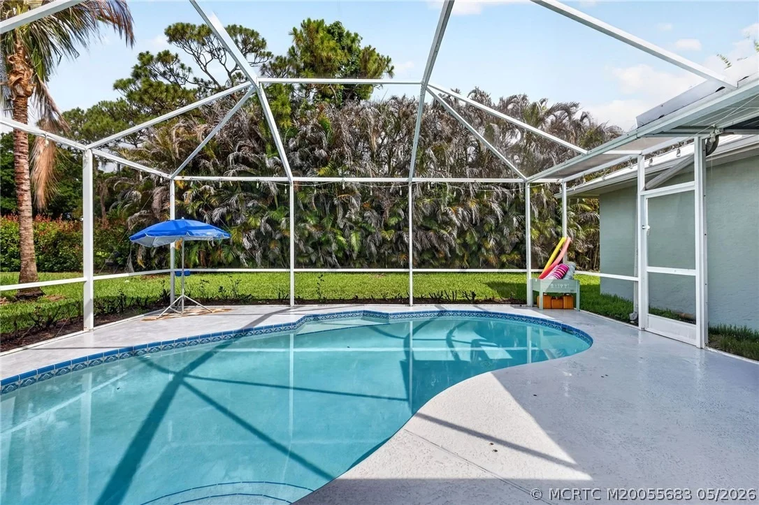 Photo of 671 SE Pin Oak Terrace