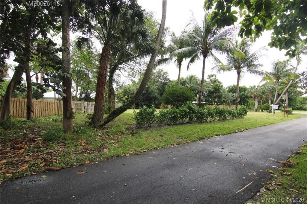 Photo of 1438 SE Riverside Drive