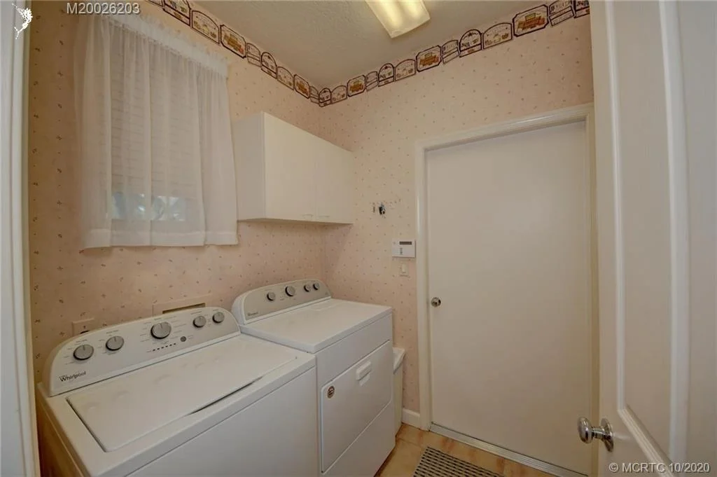 Photo of 3400 SE Cambridge Drive