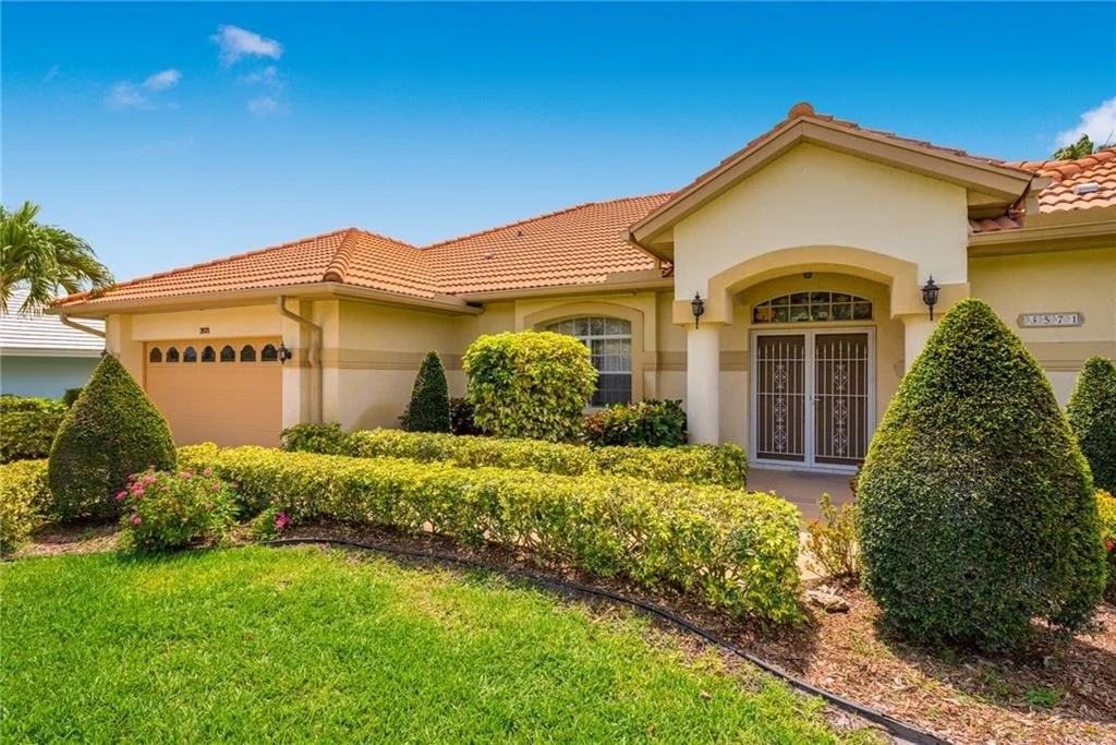 Photo of 3571 SE Fairway W