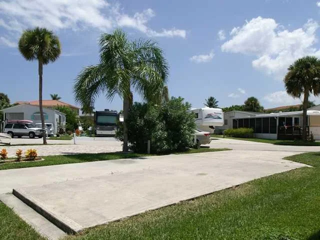 Photo of 377 NETTLES Boulevard