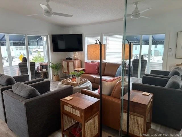 Photo of 496 Nettles Boulevard