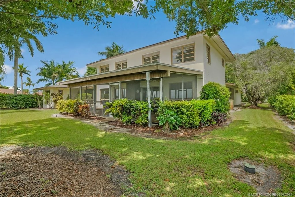 Photo of 1809 NW Bright River Point