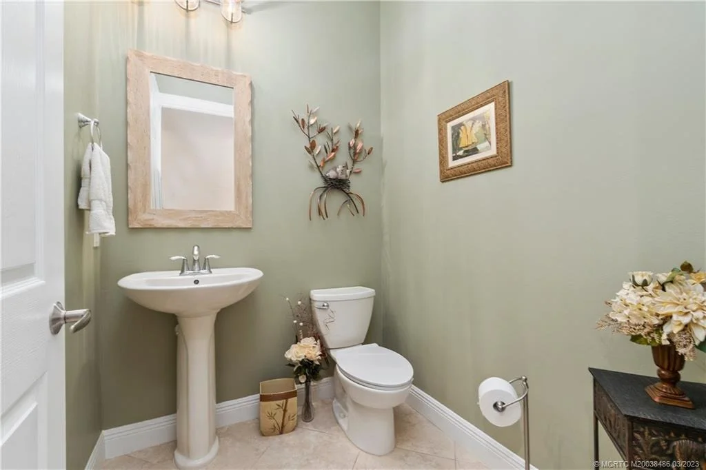 Photo of 503 SW Lost River Road