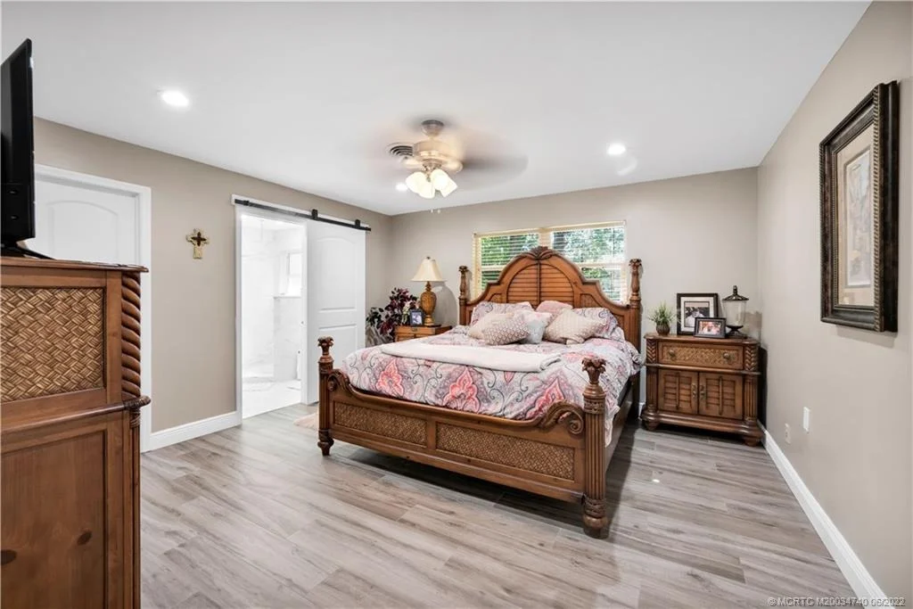 Photo of 803 NW Spruce Ridge Drive