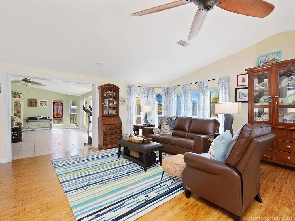 Photo of 112 SE Paradise Place