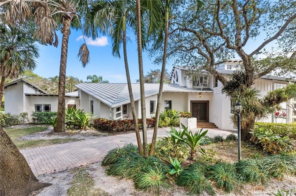 Photo of 12 Oakwood Drive