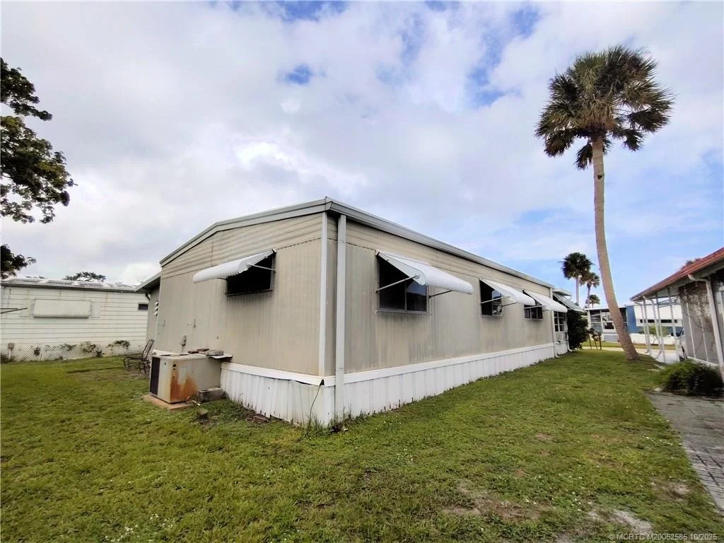 Photo of 2540 SE Penny Lane