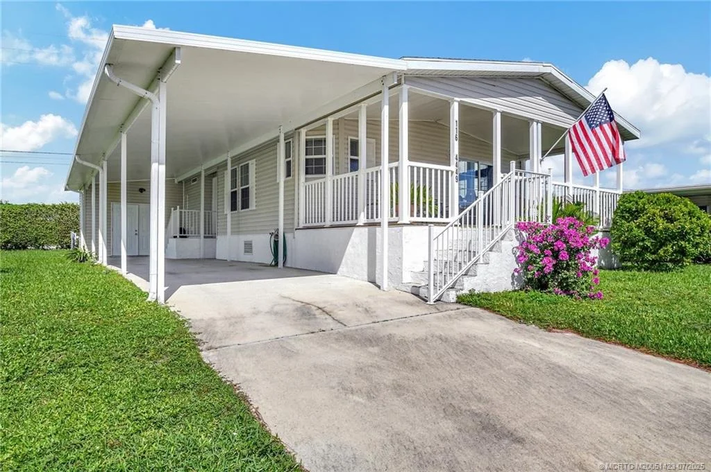 Photo of 4449 Royal Manor Boulevard