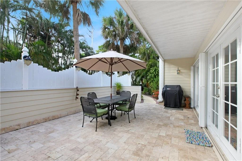 Photo of 2 Palm Court