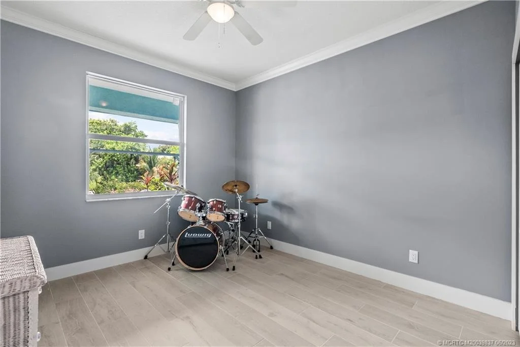 Photo of 4786 SE Horizon Avenue