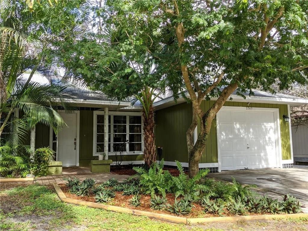 Photo of 3745 SE Middle Street