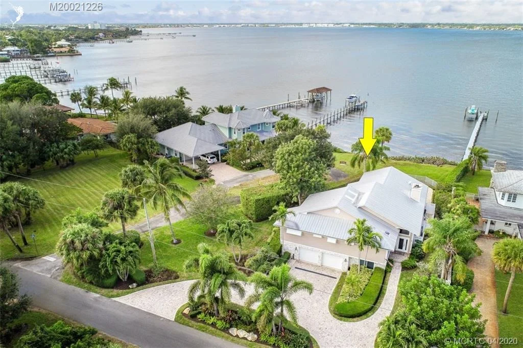 Photo of 1401 SE Riverside Drive
