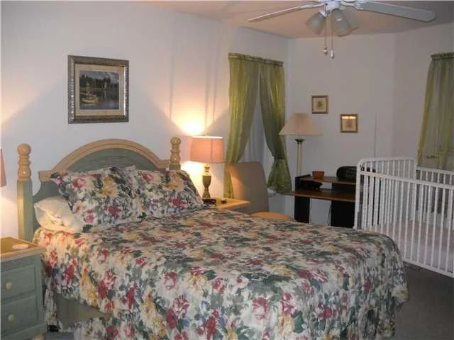 Photo of 74 Nettles Boulevard