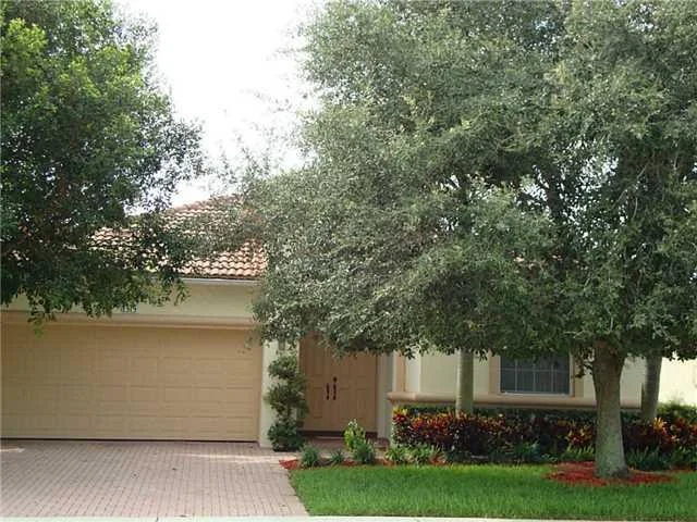 Photo of 1515 SE Legacy Cove Circle