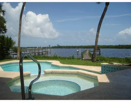 Photo of 4000 NE JOES POINT Road