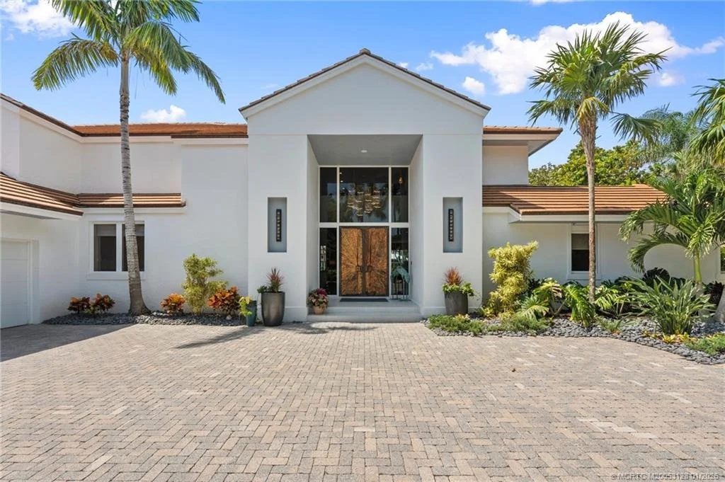 Photo of 6460 SE Harbor Circle