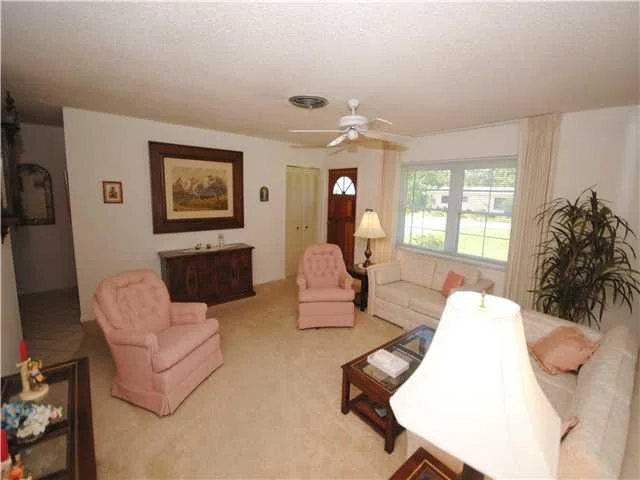 Photo of 601 SE Alamanda Way