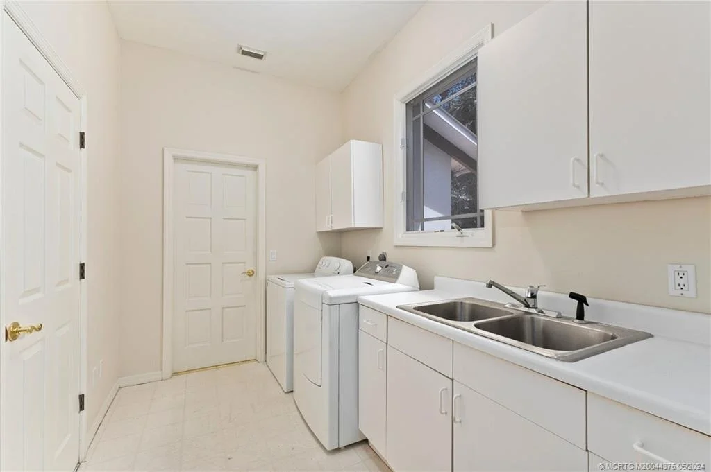 Photo of 12 Oakwood Drive