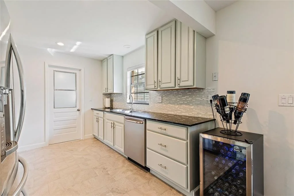 Photo of 6489 SE Lake Circle