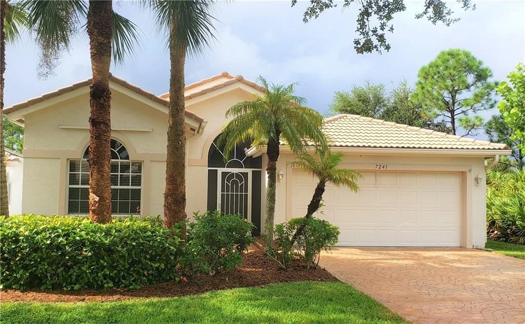 Photo of 7241 SE Magellan Lane