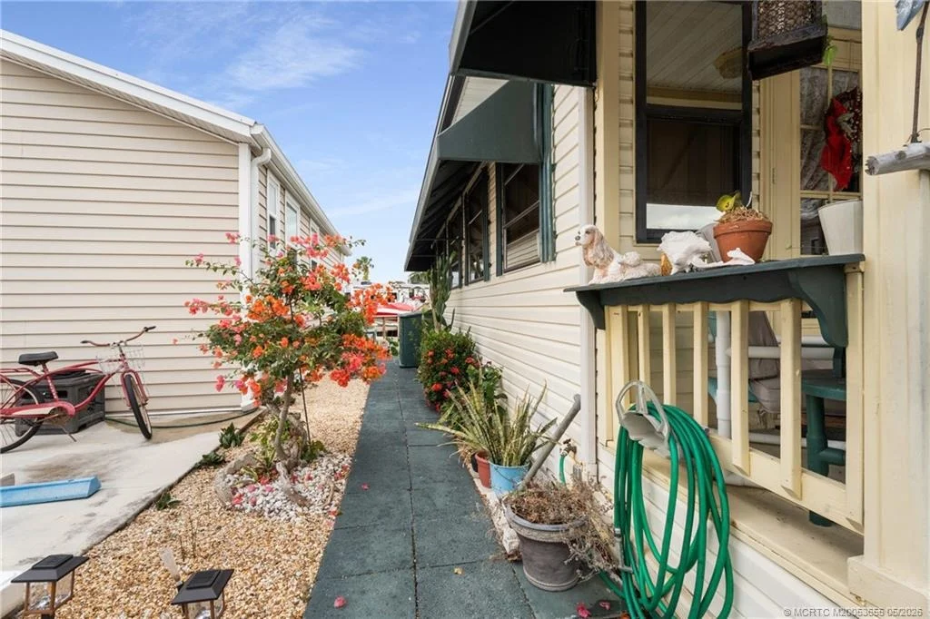 Photo of 140 Nettles Boulevard
