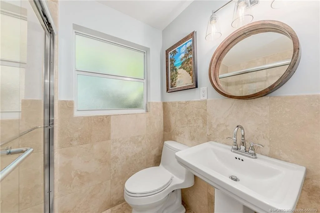 Photo of 382 SE Edgewood Drive