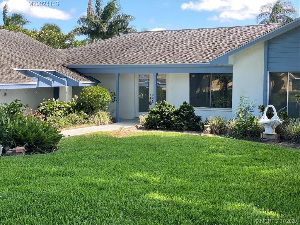 Photo of 1500 NW Lakeside Trail