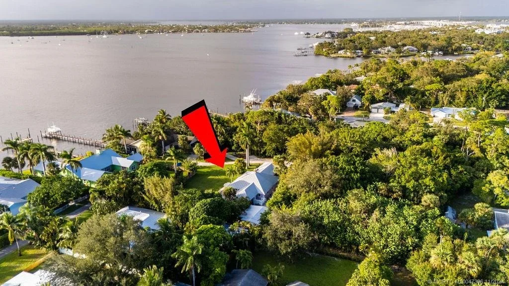 Photo of 535 SW Siesta Way