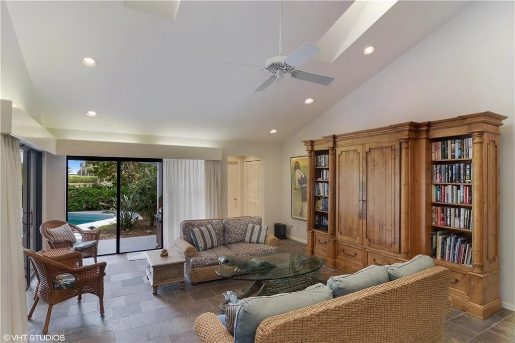 Photo of 6919 SE Harbor Circle SE
