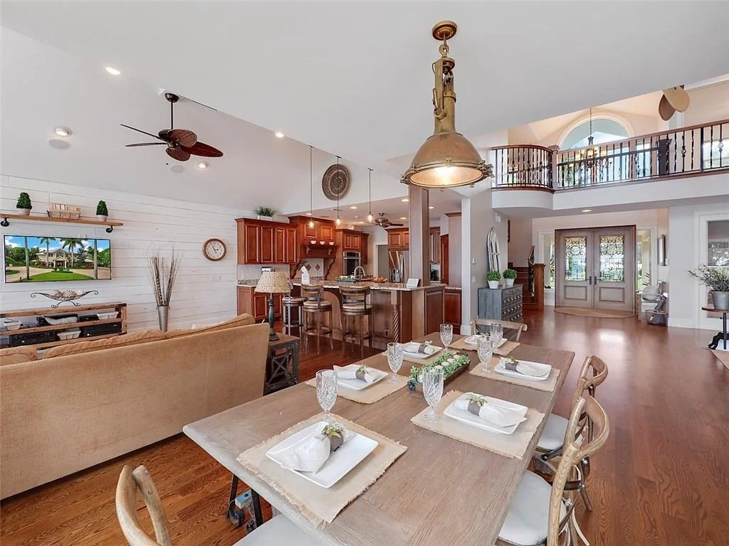 Photo of 1341 SE Riverside Drive