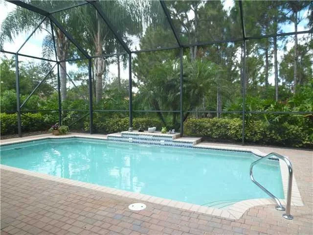 Photo of 7006 SE Bay Hill Drive