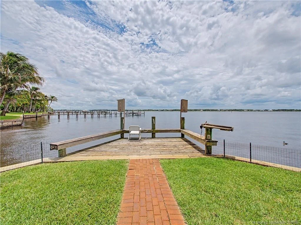 Photo of 1910 NW Cove Circle