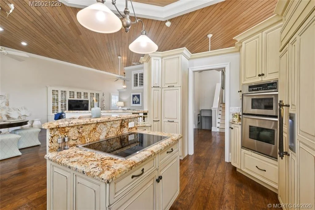 Photo of 1401 SE Riverside Drive