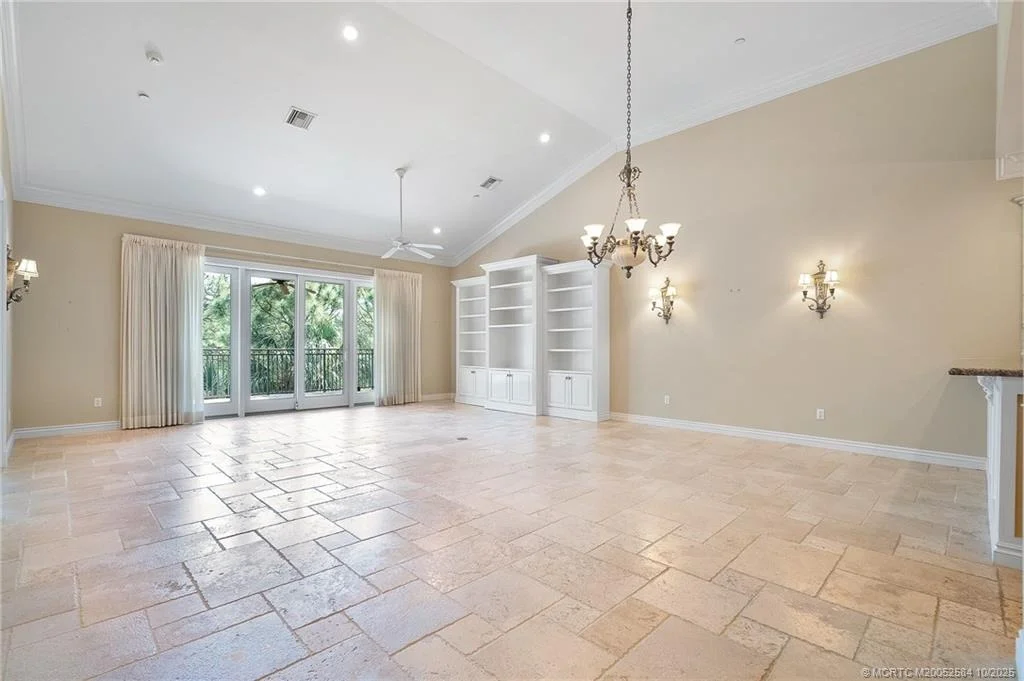 Photo of 960 SE Willoughby Trace