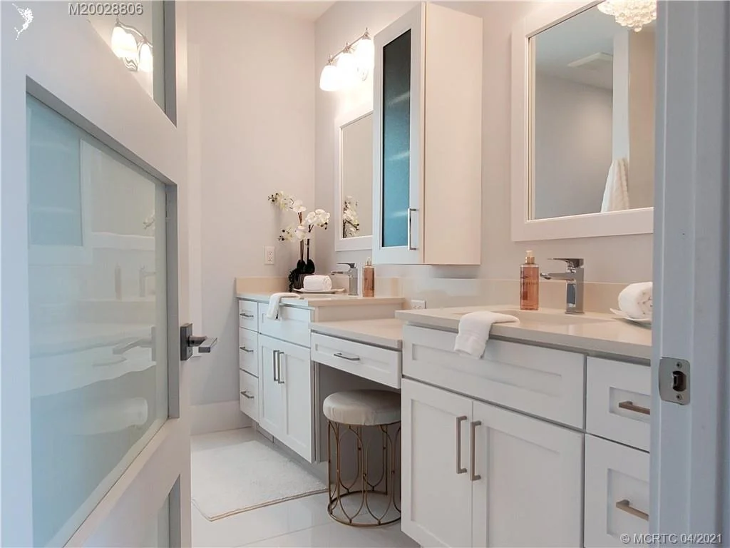 Photo of 5002 Sunset Boulevard