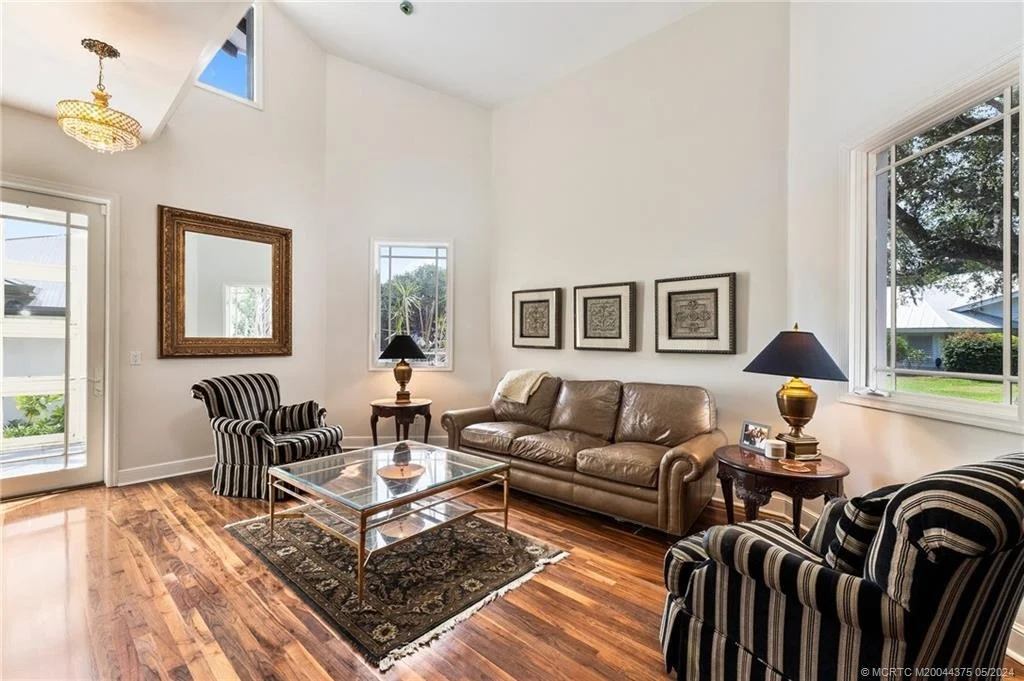 Photo of 12 Oakwood Drive