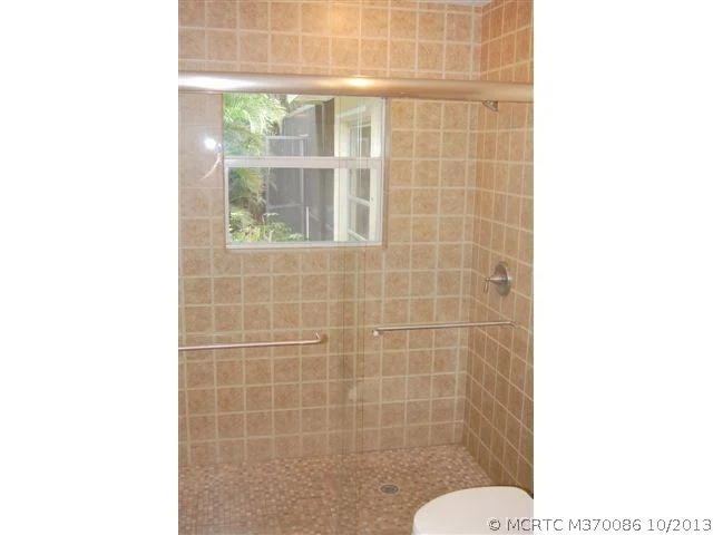 Photo of 2082 SE Riverside Drive