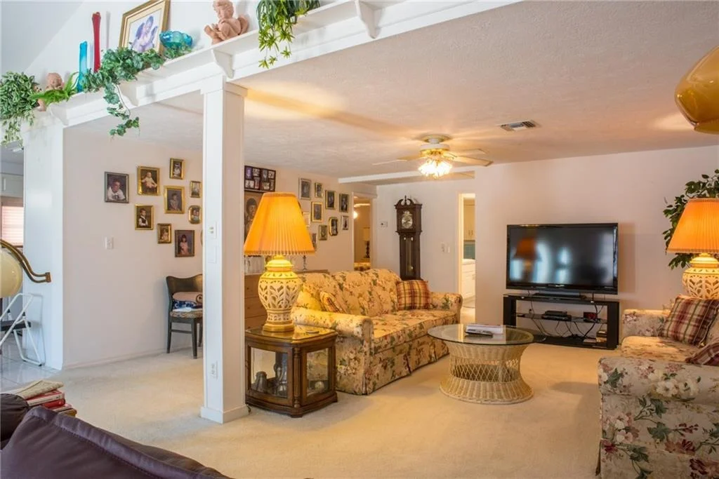 Photo of 547 SW Halpatiokee Street SW