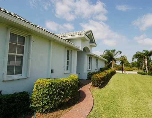 Photo of 671 NW RED PINE Way