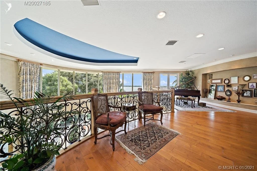 Photo of 31 NE Lofting Way