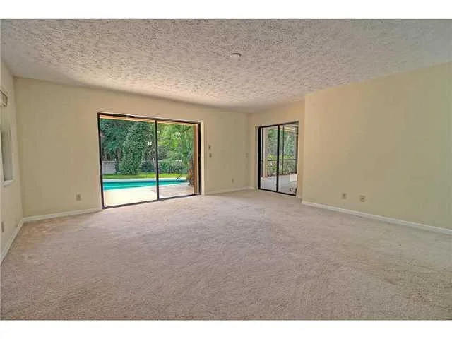 Photo of 176 S River Road