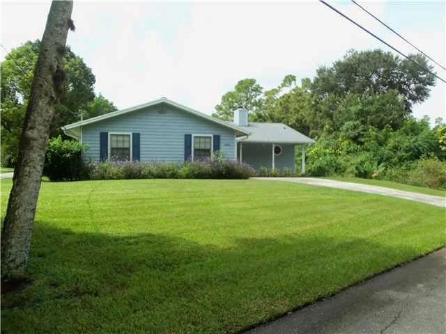 Photo of 8020 SE River Lane